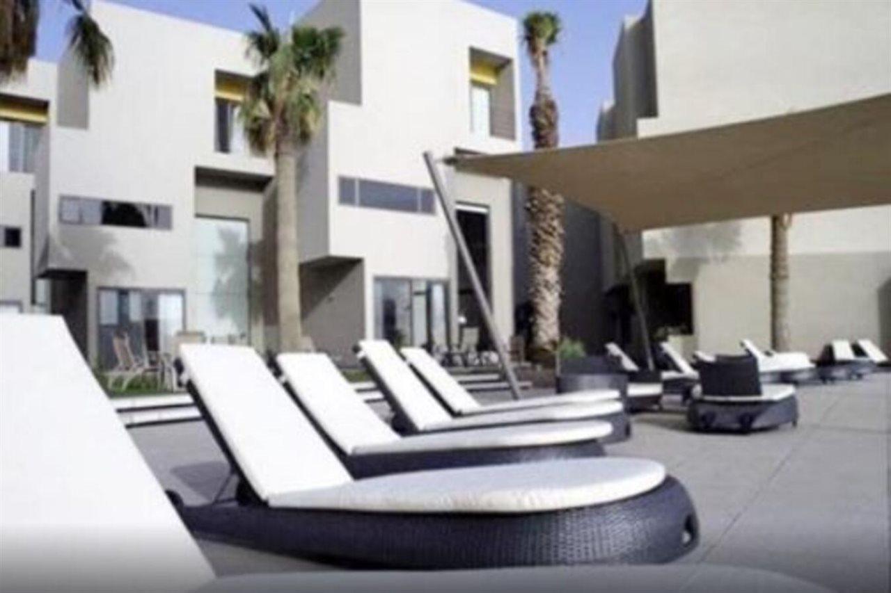 Sea Loft Villas Manama Exterior photo